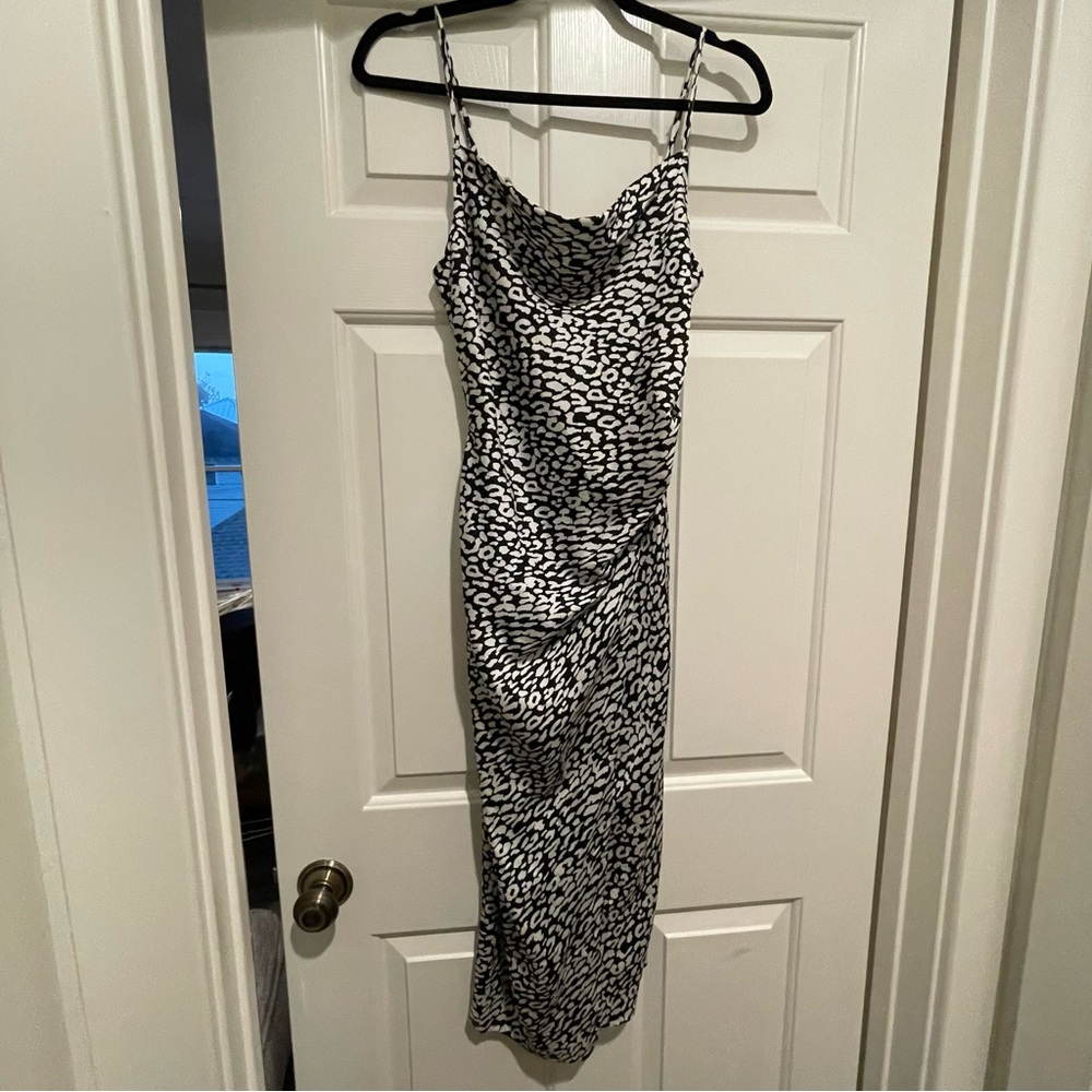 Isalis Black and White Patterned Dress